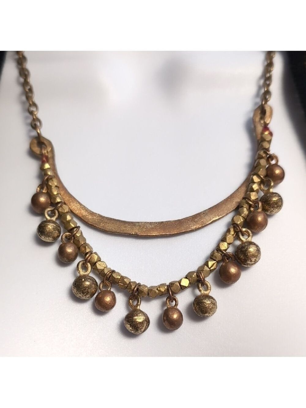 Elegant Gold Necklace with Beaded Charms - Picture 4 of 4